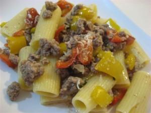 Pasta peperoni e carne macinata 