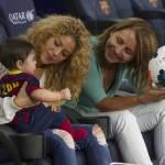 Shakira allo stadio con Milan: papa Gerard è in campo03