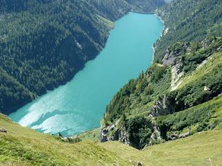 Il rintocco della campana in fondo al lago.