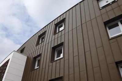 pigmento corteccia 400x266 Lo Zinco laminato cambia colore: Pigmento amplia la gamma con il nuovo Marrone Corteccia