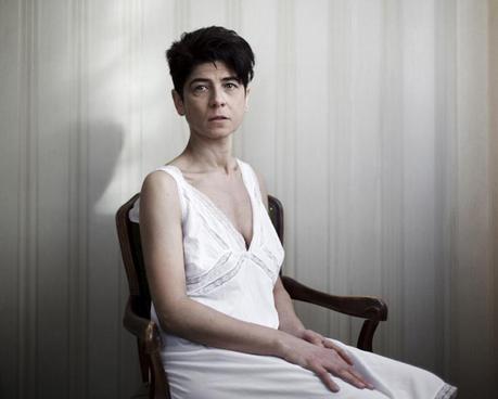 RACCONTARE L’ASSENZA: HOLES DI ELEONORA AGOSTINI Eleonora Agostini - Holes