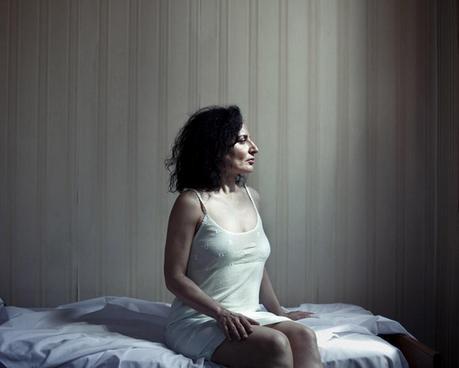 RACCONTARE L’ASSENZA: HOLES DI ELEONORA AGOSTINI Eleonora Agostini - Holes
