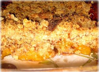 CRUMBLE DI PESCHE CARAMELLATE