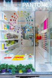 Pantone dai numeri alle Boutique