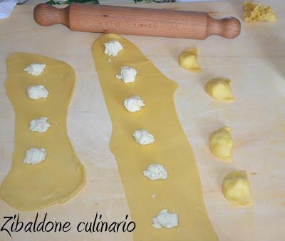 Ravioli di farina di kamut con formaggio grigio- Graukaese