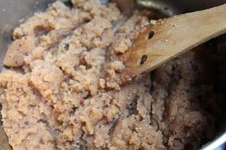 Semolina Halva - il dolce di semolino di Cipro che ricorda i sapori d'oriente