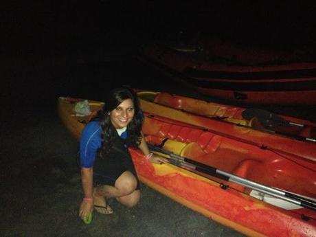 Canoa di notte nel golfo di Napoli