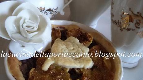 Piccole torte fiorite alla crema di nocciole piemontesi e fichi bianchi del Cilento