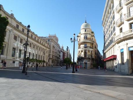 Malaga, Granada, Cordoba, Siviglia. Era la Spagna povera, ora ci fa semplicemente paura fare il confronto. Un eccezionale reportage ragionato