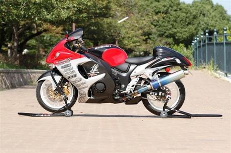 Suzuki GSX-R 1300 by Advantage