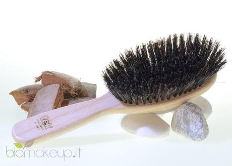 TEK 01 TEK: review spazzola super delicata anche per extension,  foto (C) 2013 Biomakeup.it