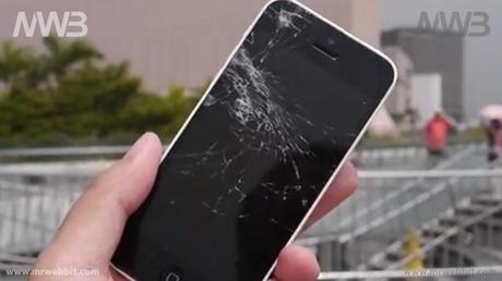 Test caduta iPhone 5s e iPhone 5C quale dei due è più resistente