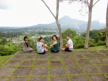 Viaggi in Indonesia: una camminata particolare