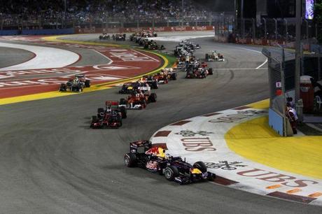 F1, Vettel in pole a Singapore. Solo settimo Alonso