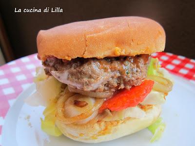 Pizza e Pane: Hamburger made home con cipolle caramellate