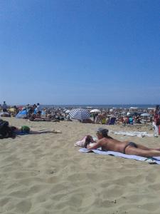 La spiaggia domenica..prima che venissi circondata da una quindicina di persone