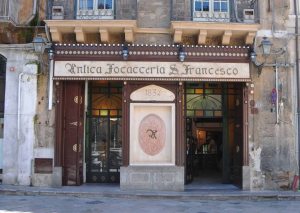 L'Antica Focacceria di San Francesco in via Paternostro a Palermo