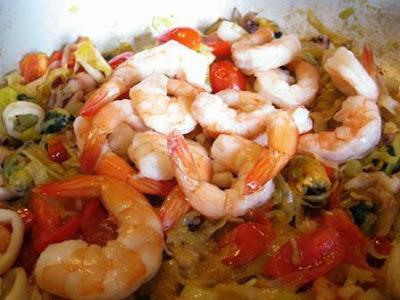 Mammazan si riposa e Luigi cucina il Riso Venere con frutti di mare