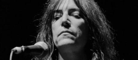 Patti Smith: la Sacerdotessa del Rock Incanta Taormina
