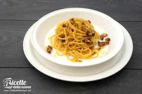 spaghetti carbonara rigatoni