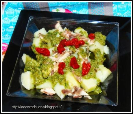 Insalata di patate e filetti di sgombro in salsa verde