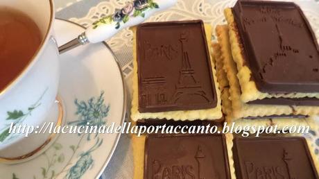 Petits-beurre con cioccolato fondente