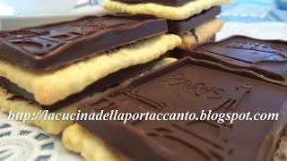 Petits-beurre con cioccolato fondente