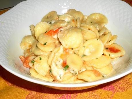 Orecchiette_con_scamorza_e_marinata_di_pomodoro