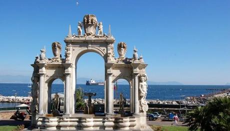 Napoli, servono soldi per restaurare i monumenti
