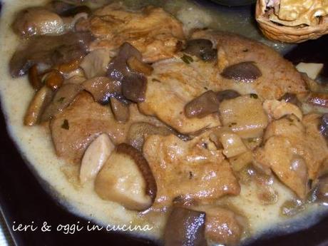 champignon,funghi,scaloppine,crema,latte,burro,sale,fuoco,cuocere