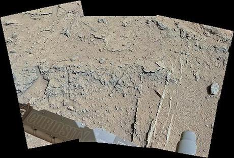 Curiosity sol 396 Mast<cam left - Darwin detail