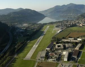 La veduta dall'alto dell'aeroporto di Lugano-Agno