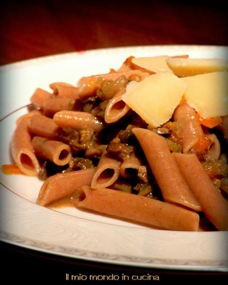 PENNETTE di farro con ragu di frattaglie di pollo