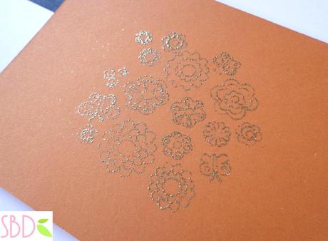 Tecnica Scrapbooking: Embossing a caldo - Embossing with heat gun