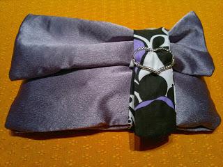 Pochette viola chiaro con fibbia