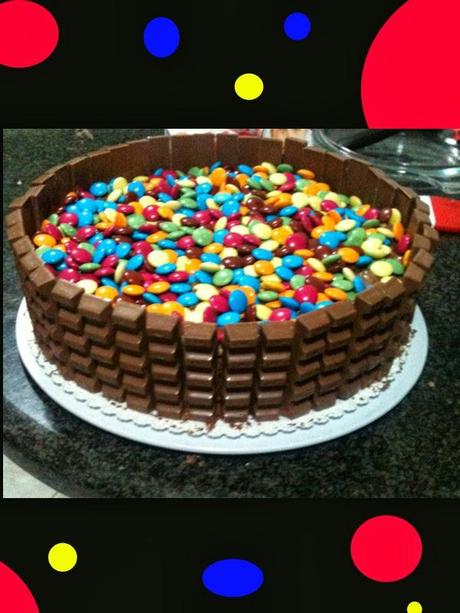 Torta agli smarties e kinder cioccolato