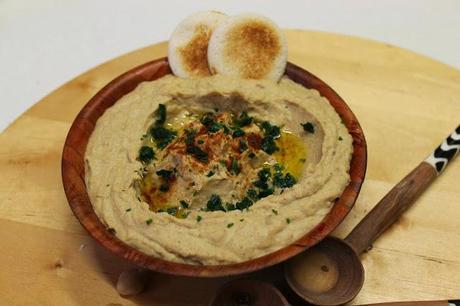 L'hummus di ceci con tahini per i  mezè ciprioti