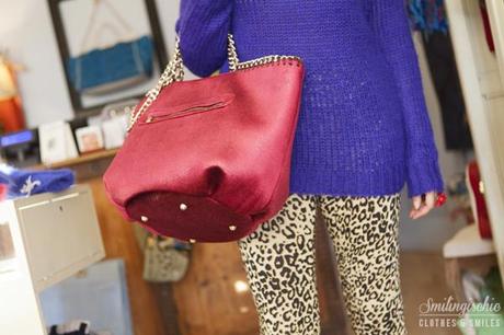 smilingischic, fashion blog, outfit, new collection F/W 2013 2014, Moi Je Joue, L'Aura bag colore fragola, leggins animalier 