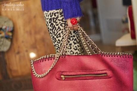 smilingischic, fashion blog, outfit, new collection F/W 2013 2014, Moi Je Joue, L'Aura bag colore fragola, leggins animalier 