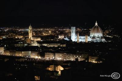 Immagini della notte a Firenze.