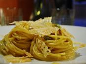 Spaghetti: uova|curcuma|fiori zucca|chips parmigiano reggiano vacche rosse