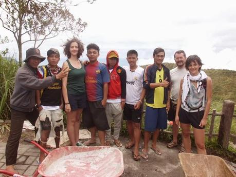 Viaggi in Indonesia: lavori sul monte vulcanico Mahawu