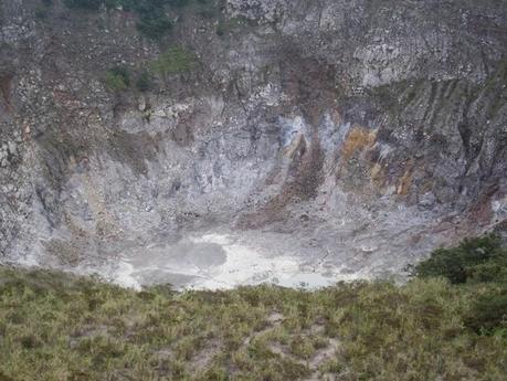 Viaggi in Indonesia: lavori sul monte vulcanico Mahawu