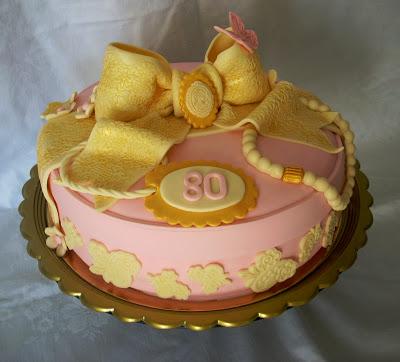 Vintage hat box cake: buon compleanno, nonna!