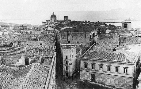 Piazza Indipendenza ieri e oggi