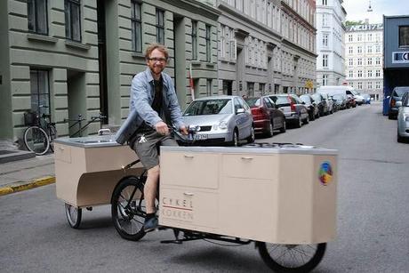 Consegnare la merce ai negozi con le Cargo bike. Quante cose si potrebbero fare se solo Roma fosse un minimo più ciclabile?