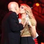Ilary Blasi e Claudio Bisio, bacio sul palco a Roma (foto e video)