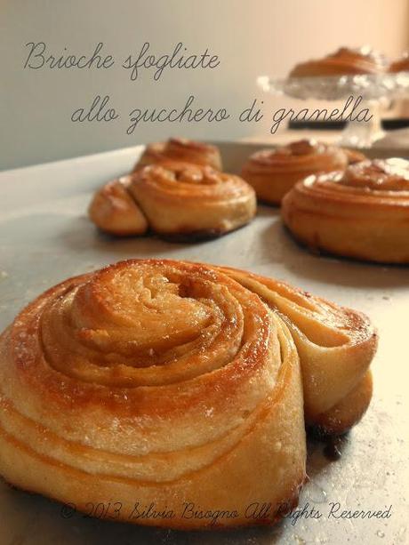 Brioche sfogliata allo zucchero di granella