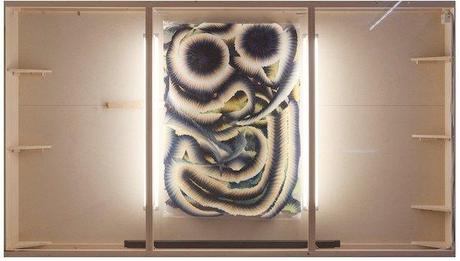 Kerstin Braetsch, Upright Solarium (Murphy Bed)_reenacted (Scheinwand), 2012, plexiglass, neon lamps, drywall structure, 221 x 331 x 36 cm