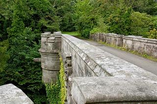 Overtoun Bridge, il ponte dei suicidi...canini